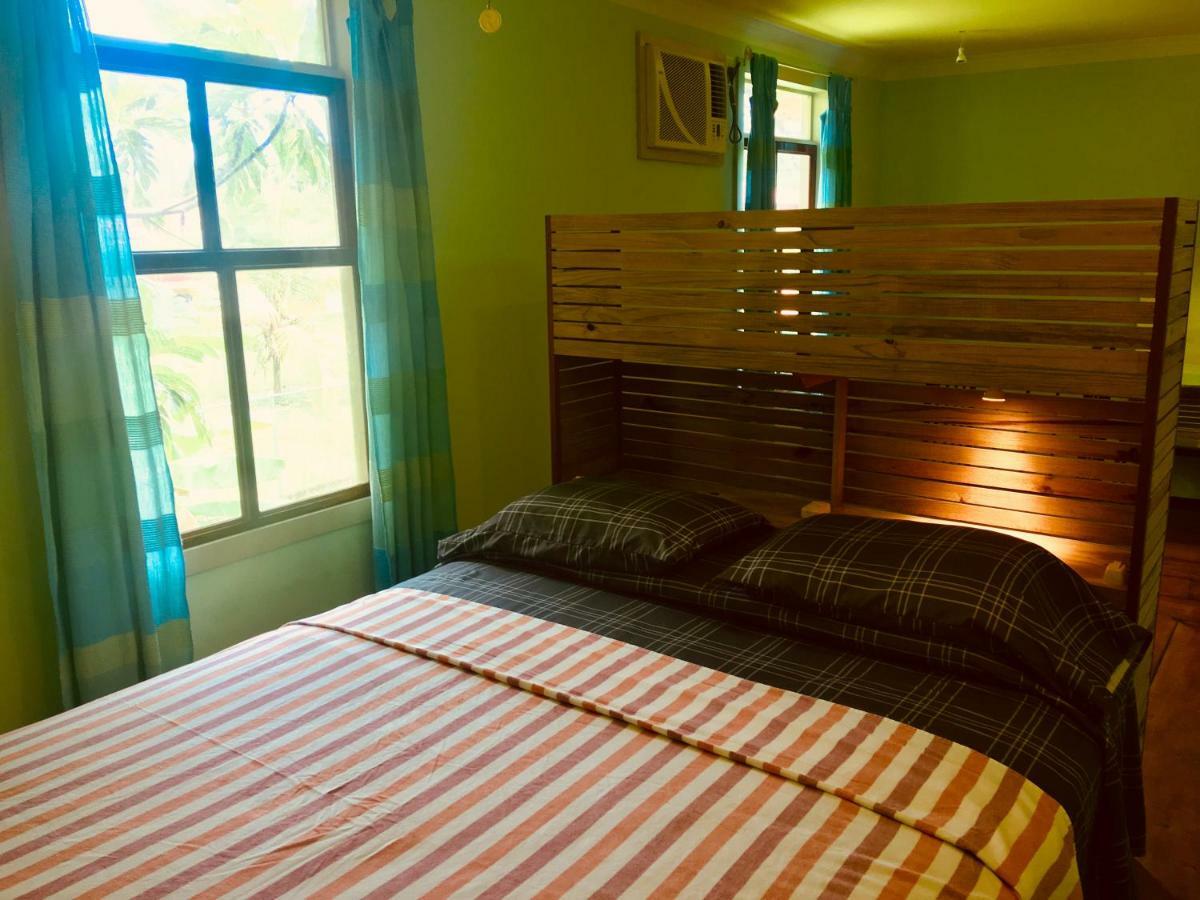 Hotel Casa Max Bocas Town Bagian luar foto