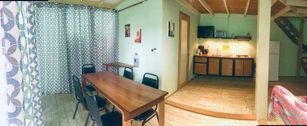 Hotel Casa Max Bocas Town Bagian luar foto